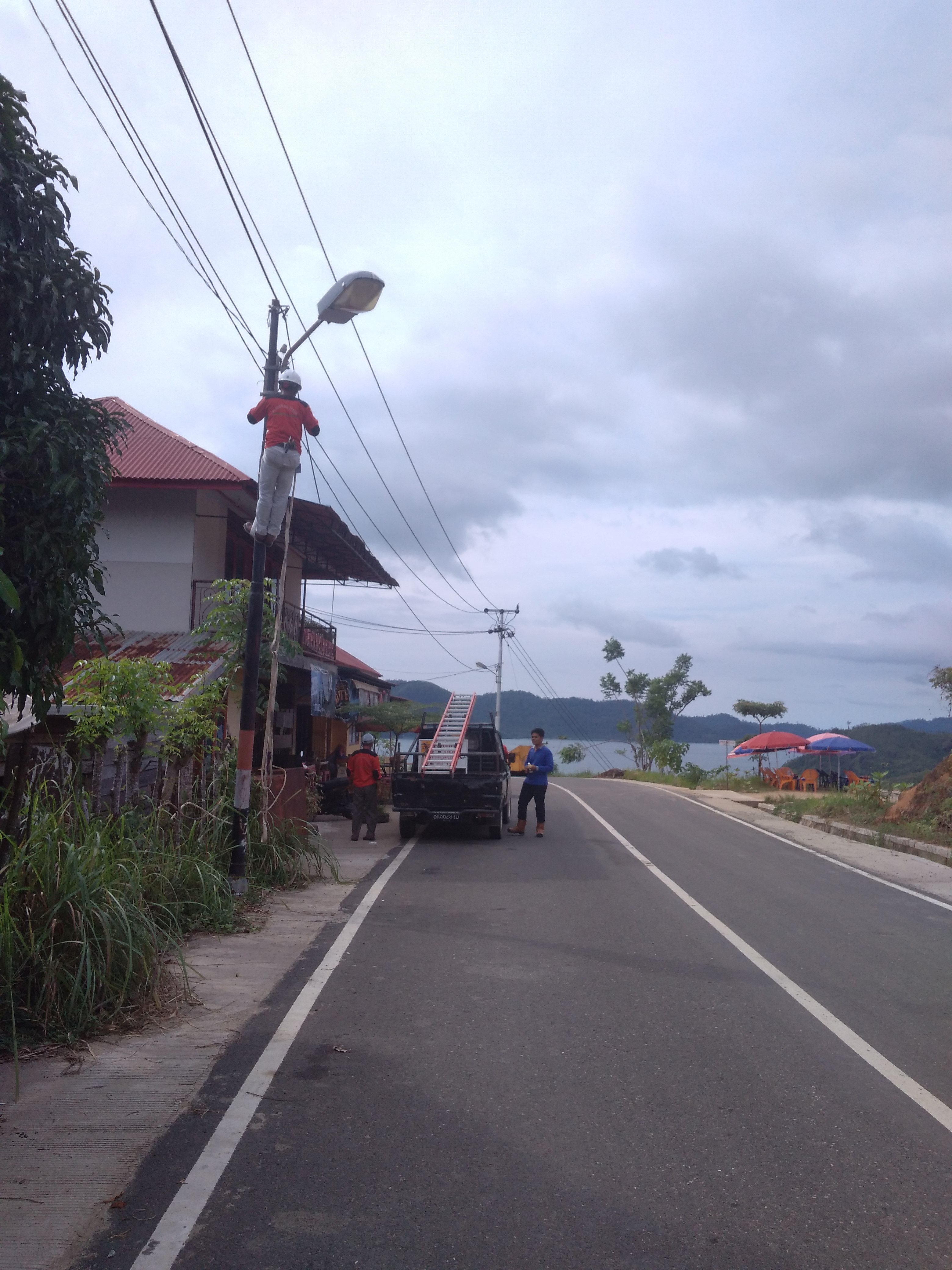 KEGIATAN PERBAIKAN PENERANGAN JALAN UMUM (PJU) TANGGAL  19 JANUARI 2019 DI MANDEH TARUSAN